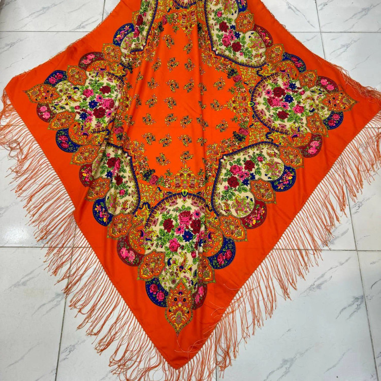 روسری ترکمن اصل ترکیه قواره بزرگ جنس نخی ریشه دستباف چهار فصل کد 1399