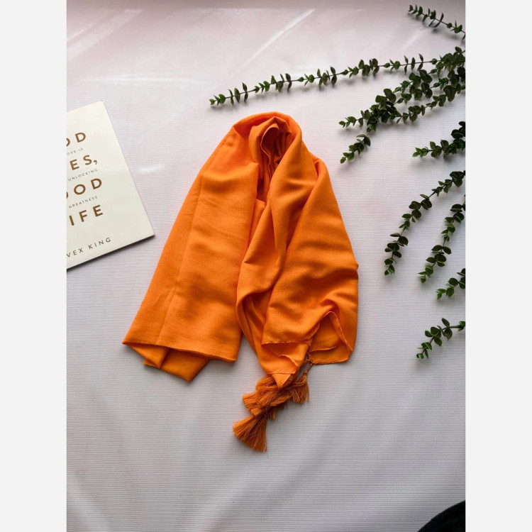 شال ساده نخی طرح اسلپ زنانه قواره بزرگ 200x80 سرمه ای عدم آبرفت و رنگ رفت