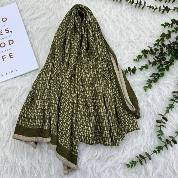 شال طرحدار نخی وارداتی قواره بزرگ 190x90 کرم رنگ بدون آبرفت و رنگ رفت