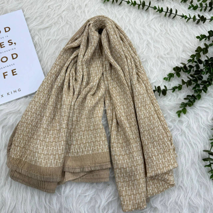 شال طرحدار نخی وارداتی قواره بزرگ 190x90 کرم رنگ بدون آبرفت و رنگ رفت