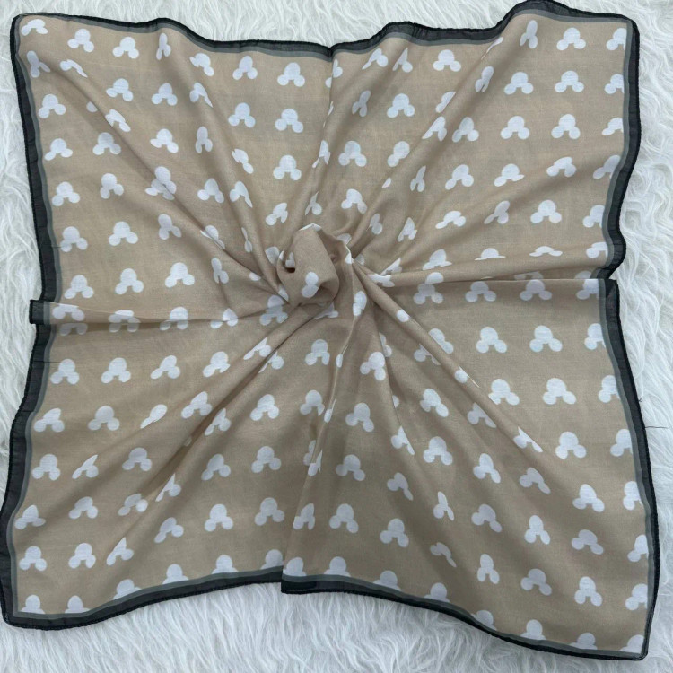 مینی اسکارف نخی میکی موس کد 1355 سایز 74x74 سانتیمتر پرز نمیدهد و سر نمیخورد