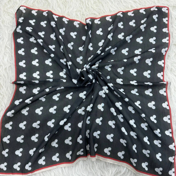 مینی اسکارف نخی میکی موس کد 1355 سایز 74x74 سانتیمتر پرز نمیدهد و سر نمیخورد