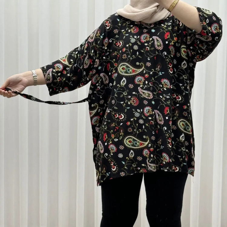 بلوز ترمه مشکی کد 1685 فری سایز تا 52 نخی چهارفصل کمربند دارد