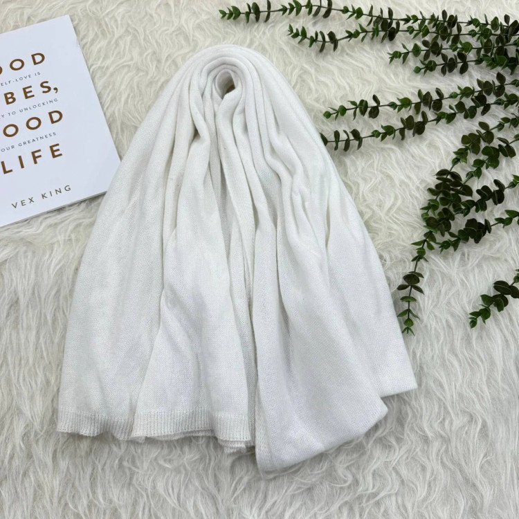 شال بافت ساده زنانه قواره بزرگ 200x65 سانتیمتر بدون آبرفت و رنگ رفت