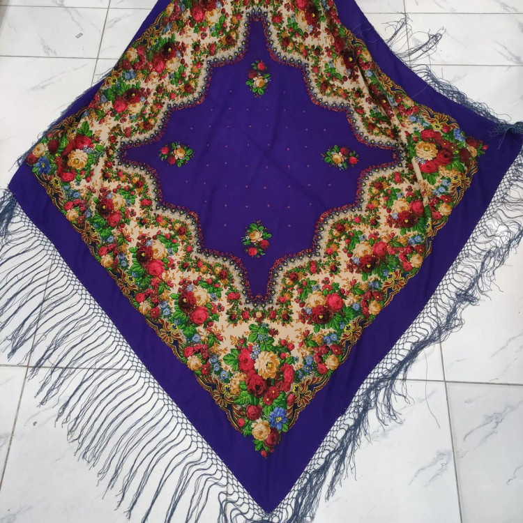 روسری نخی ترکمن کد R100179 قواره 140x140 وارداتی ترکیه ریشه دستباف