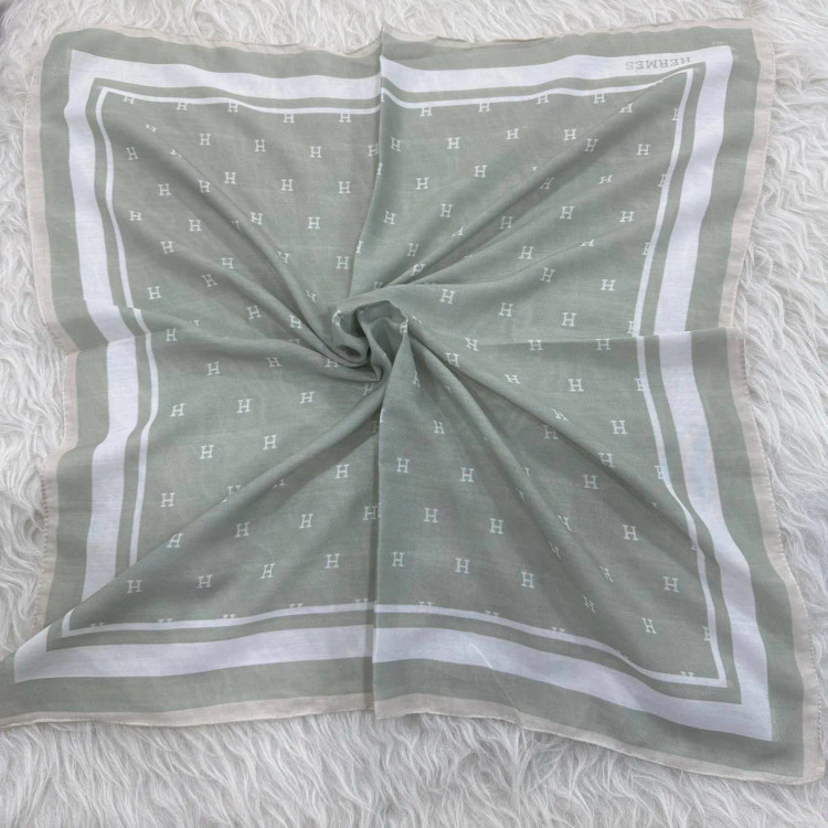 مینی اسکارف نخی هرمس کد 1352 سایز 74x74 سانتیمتر بدون پرز و سر خوردن