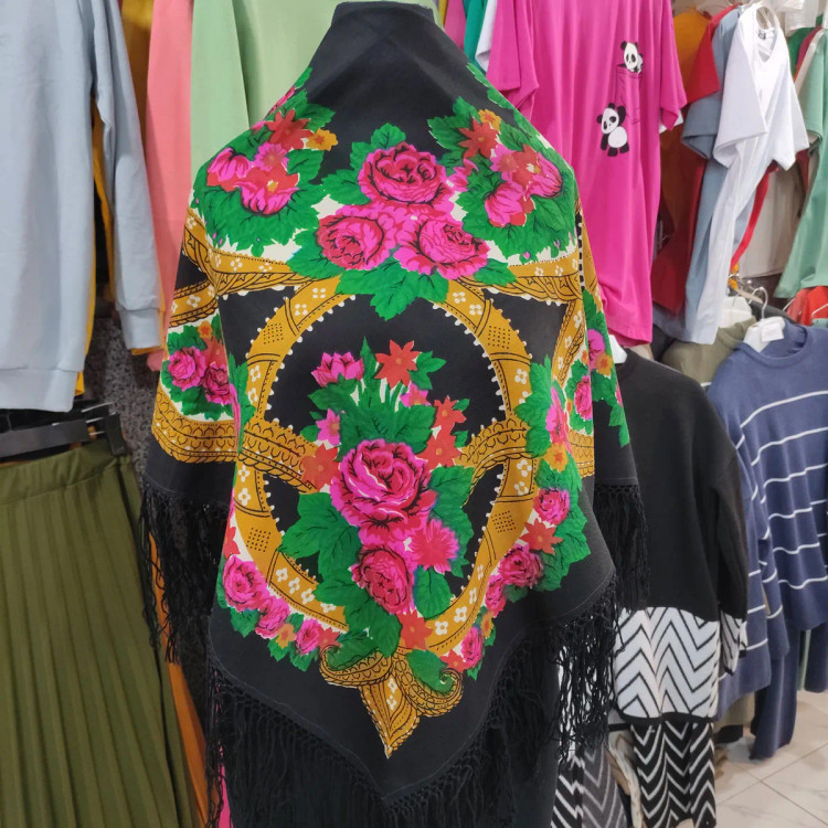 روسری ترکمن پشمی اصیل قواره متوسط کد R100193 برند Pavlovo Posad روسیه