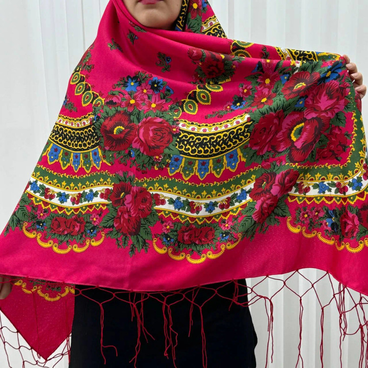 روسری ترکمن مدل ژاپن سایز 140×140 سانتی متر جنس نخ پلی استر مناسب 4 فصل