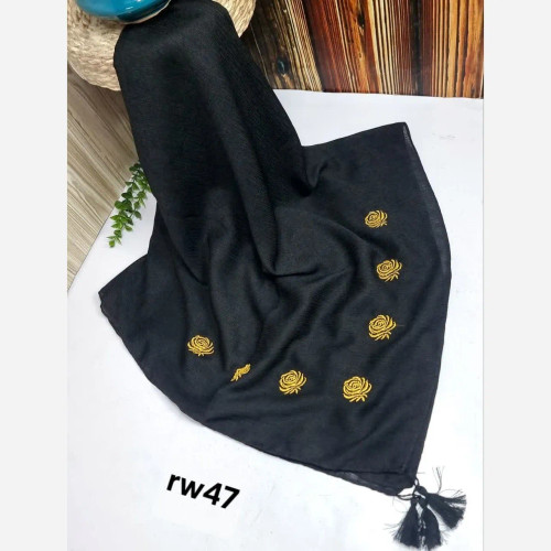 روسری مشکی کریشه درختی قواره 140 گلدوزی رز طلایی منگوله دوردوخت