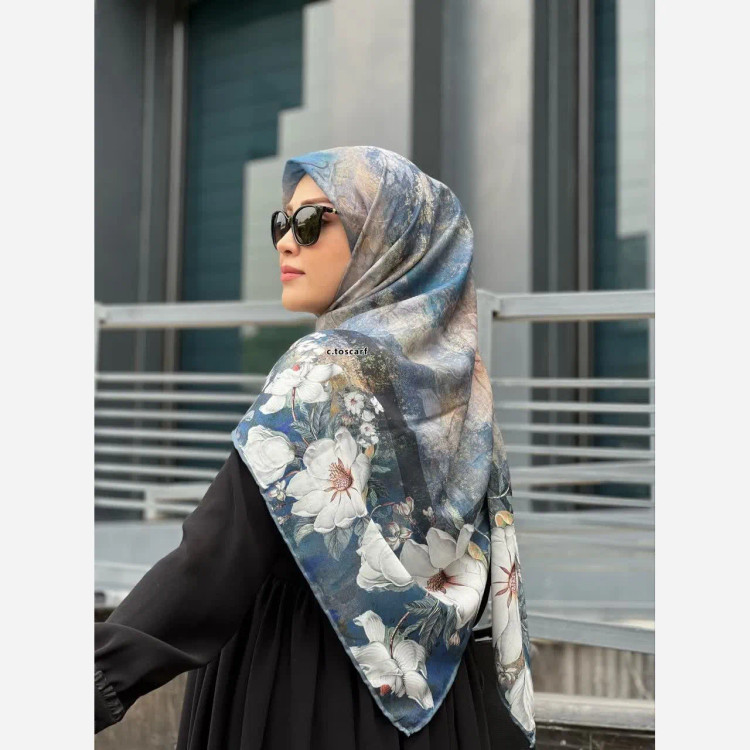 روسری نخی طرح پتینه دور گل سه بعدی