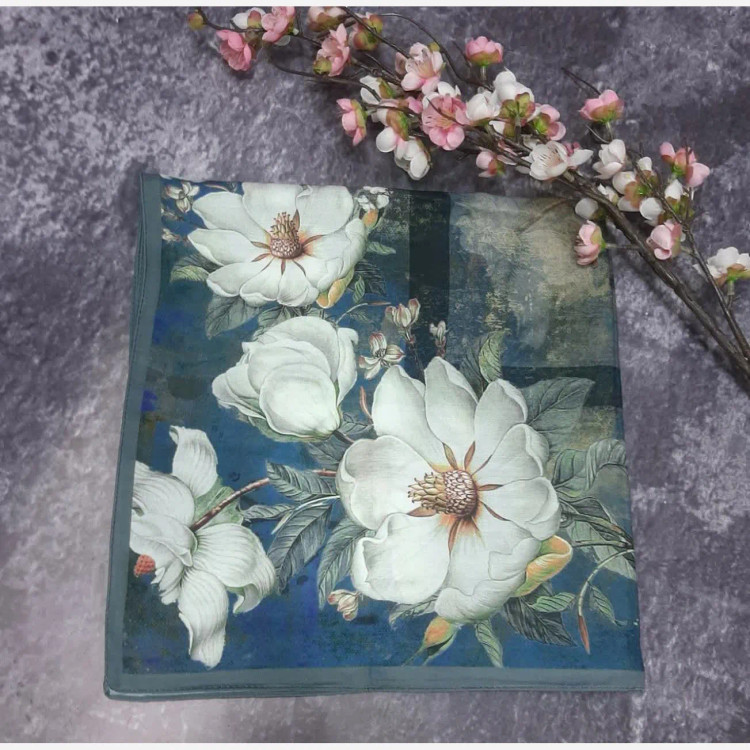 روسری نخی طرح پتینه دور گل سه بعدی