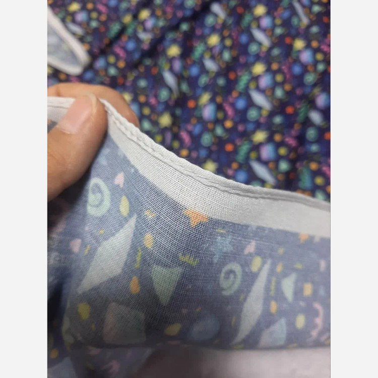 روسری نخ طرح ماهور سرمه ای اشکال هندسی ریز روزمره و مهمانی