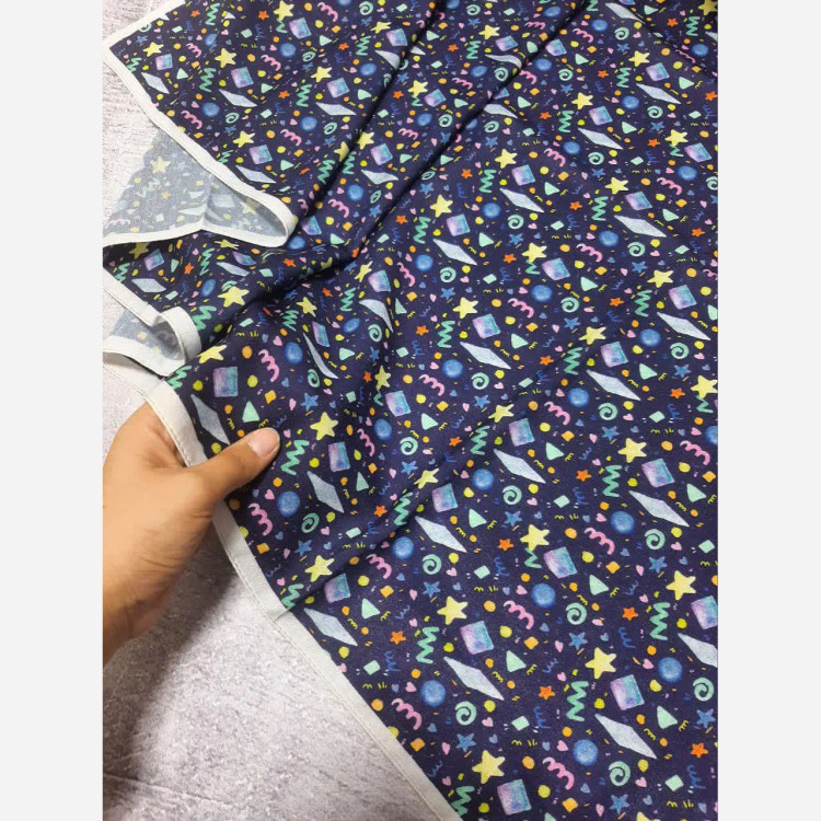 روسری نخ طرح ماهور سرمه ای اشکال هندسی ریز روزمره و مهمانی