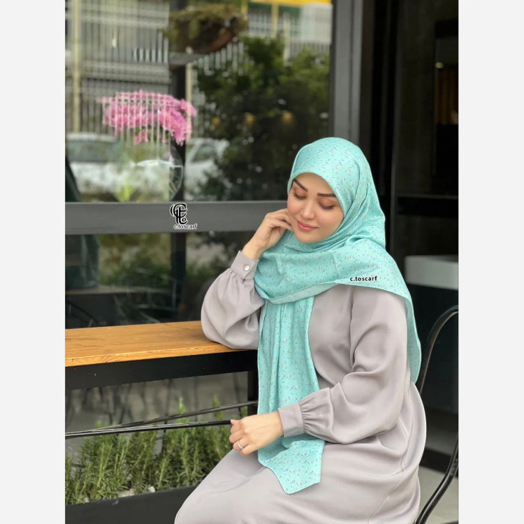 روسری نخ کاستوم طرح رعنا سایز 140 چرخ دوز