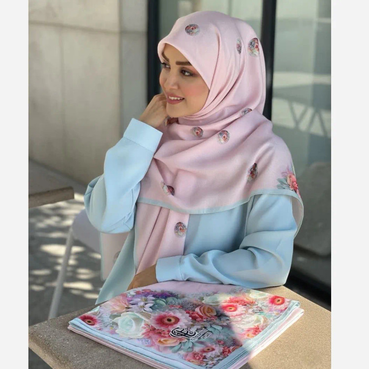 روسری نخ کاستوم طرح تبسم قواره بزرگ 140x140 سیتو صورتی آبی