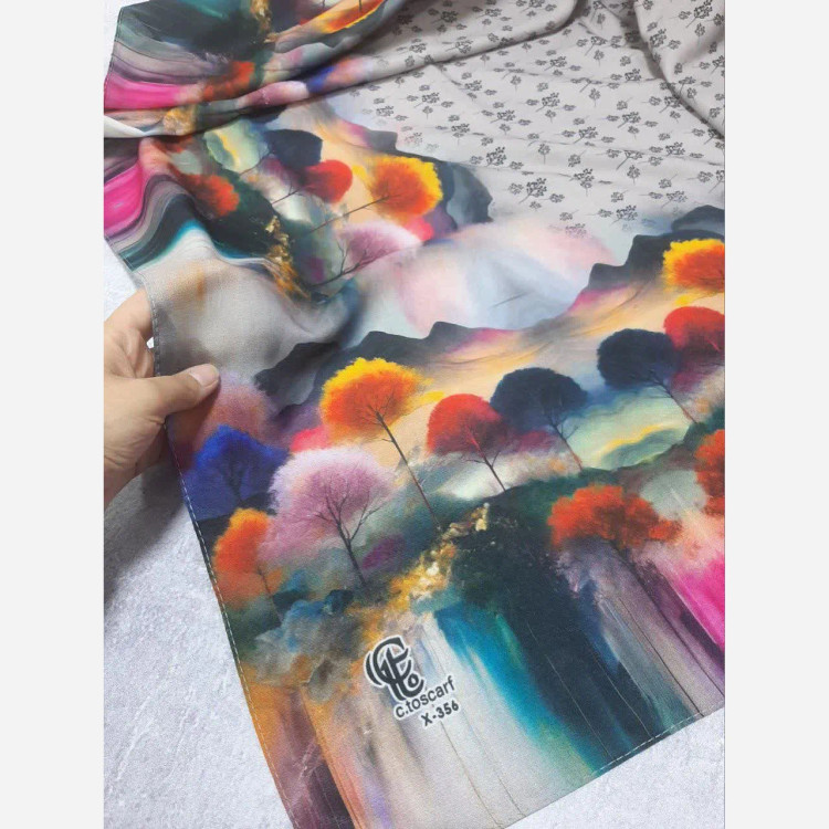 روسری نخی کاستوم طرح پارمیس قواره 110 زمینه طوسی چرخ دوز