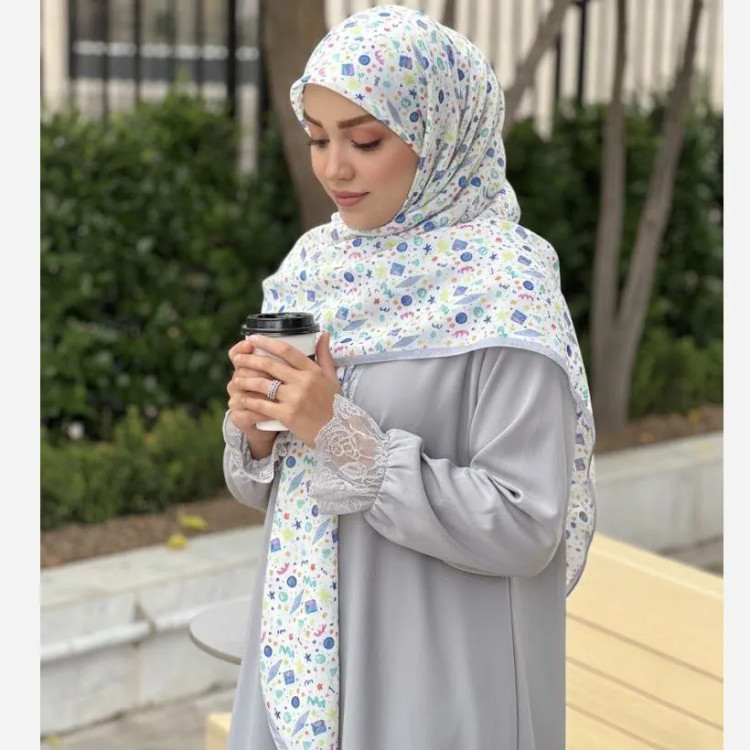 روسری نخ طرح ماهور سرمه ای اشکال هندسی ریز روزمره و مهمانی