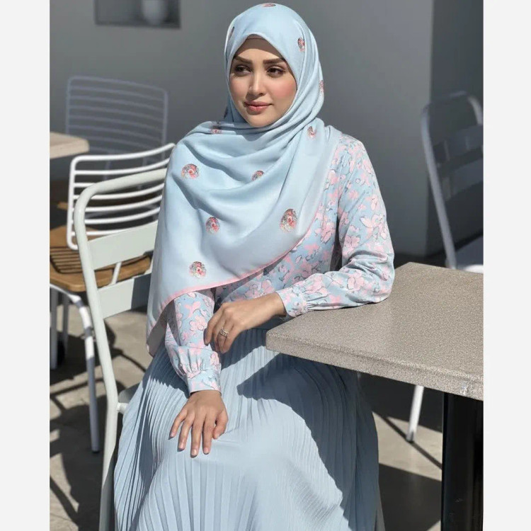 روسری نخ کاستوم طرح تبسم قواره بزرگ 140x140 سیتو صورتی آبی