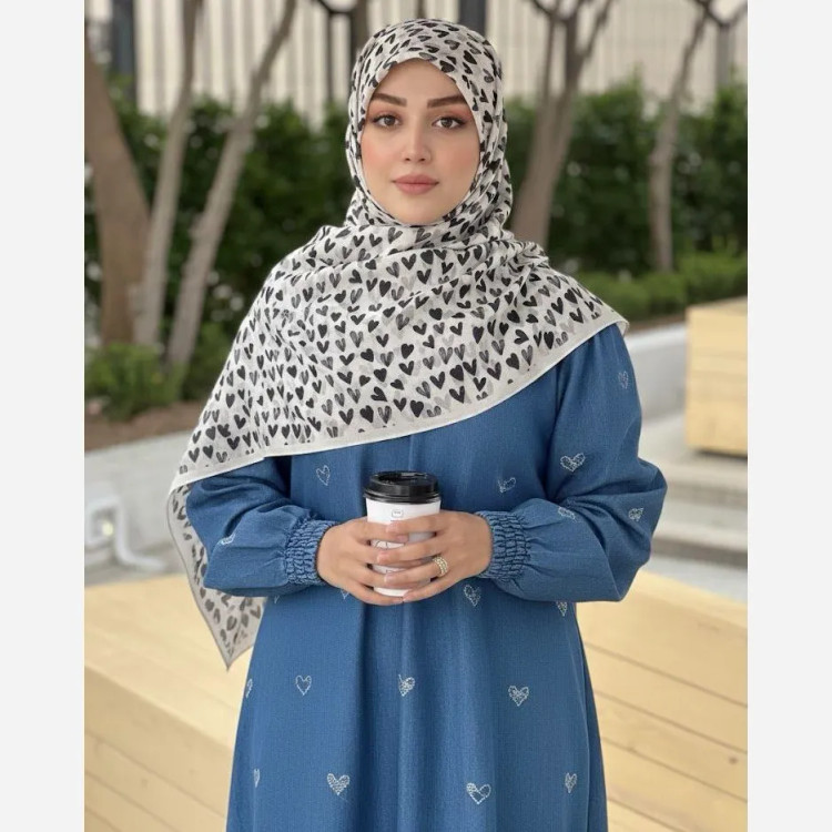روسری نخی طرح مهری قلب ریز و درشت شیری