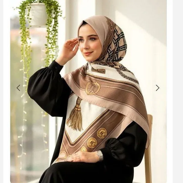 روسری سوپر کرپ طرح پرند قواره 140 دور دوخت منگوله دار میس رز