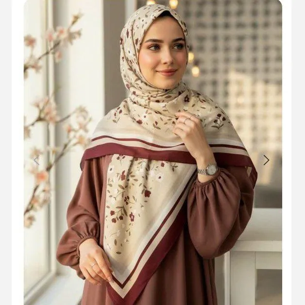 روسری سوپر نخ طرح خاتون قواره 140 دور دوخت منگوله دار میس رز