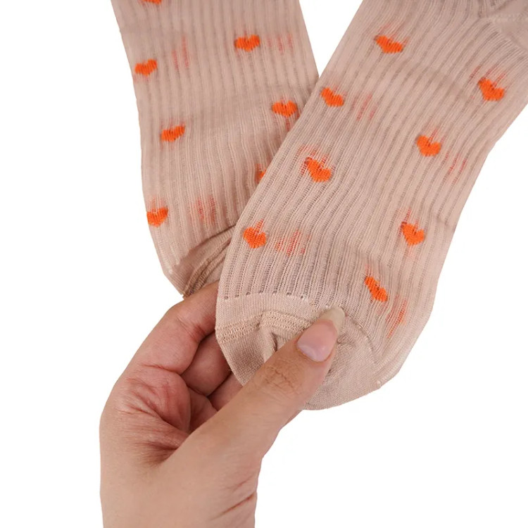 جوراب زنانه مچی قلبی بالا توردار فری سایز 36 تا 41