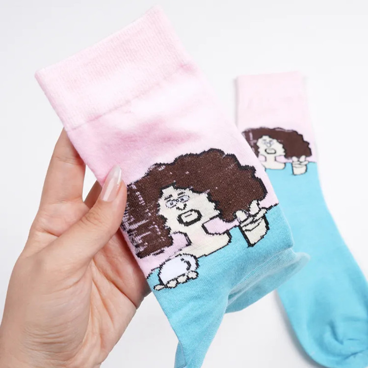 جوراب ساقدار طرح مرد مو فرفری نخی فری سایز زنانه