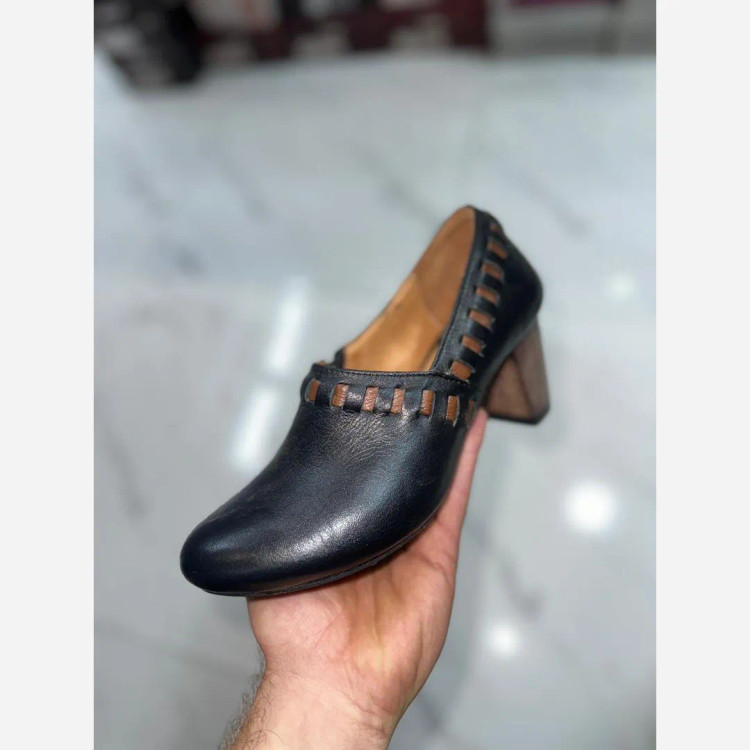 کفش پاشنه دار چرم گاوی زنانه مدل الپ مشکی و طوسی سایز 36
