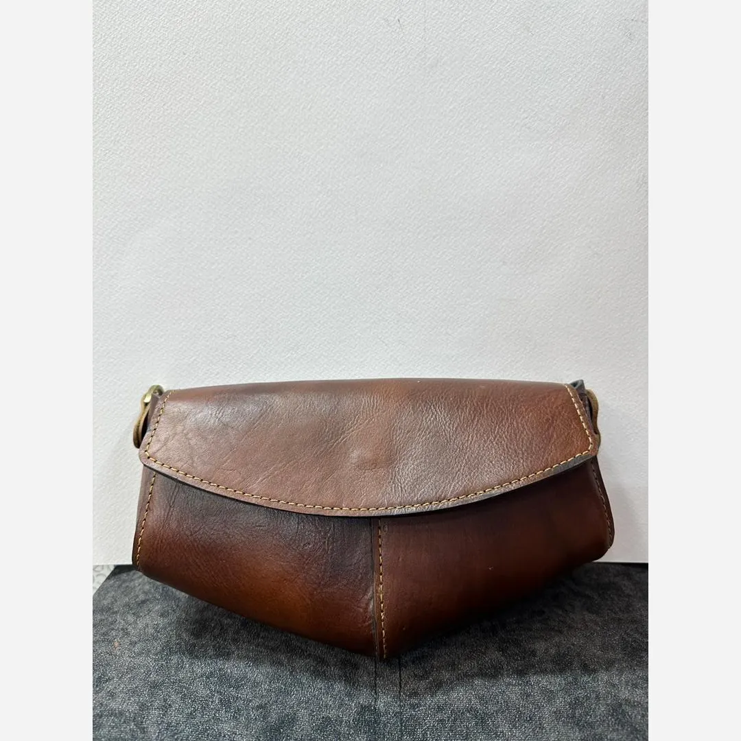 کیف دوشی و کمری چرم طبیعی گاوی دست دوز ابعاد 25 در 13 سانتیمتر
