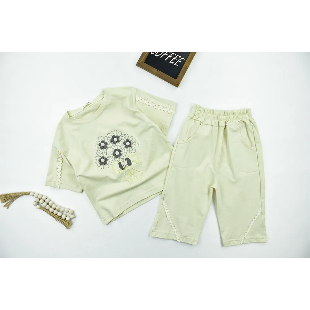 ست تیشرت و شلوارک دخترانه طرح دسته گل جنس پنبه ای