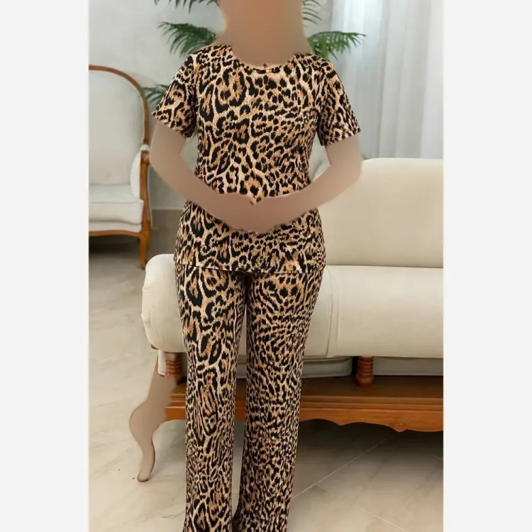ست تیشرت و شلوار زنانه طرح پلنگی جنس فلامنت گیاهی فول کش سایز بزرگ 38 تا 50