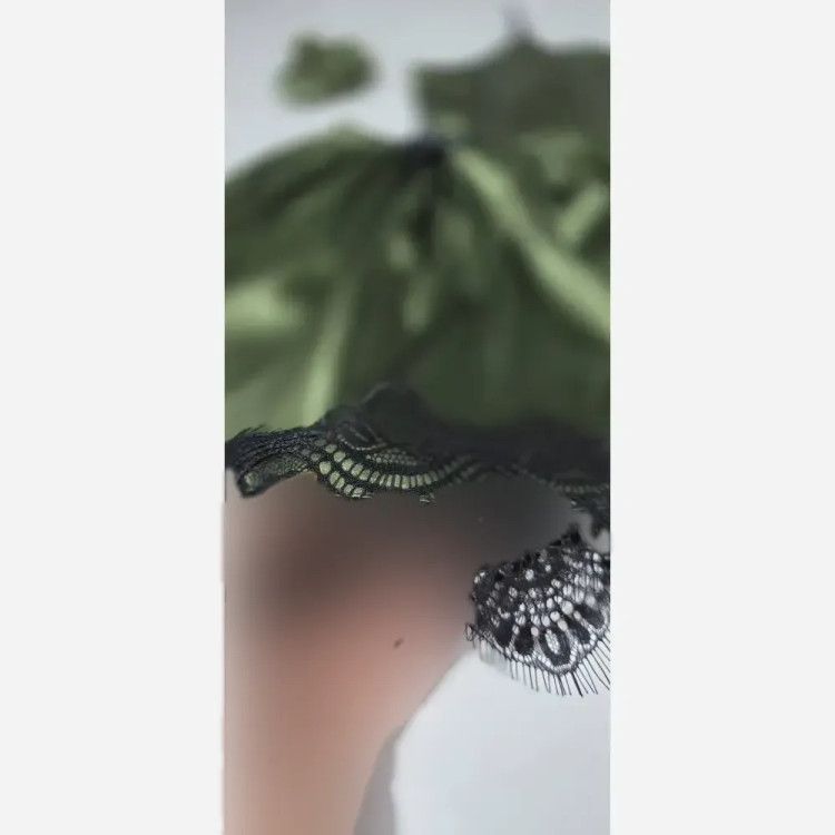 ست فانتزی تاپ و شورتک ساتن الیکس به همراه اسکرانچی فری سایز