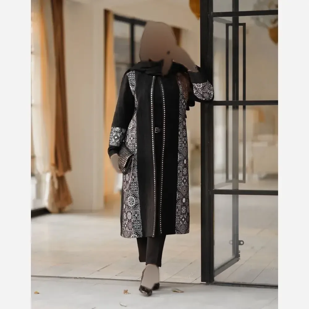 مانتو مجلسی زنانه مدل صدف جنس کرپ مازراتی با خرجکار تافته رنگ طلایی