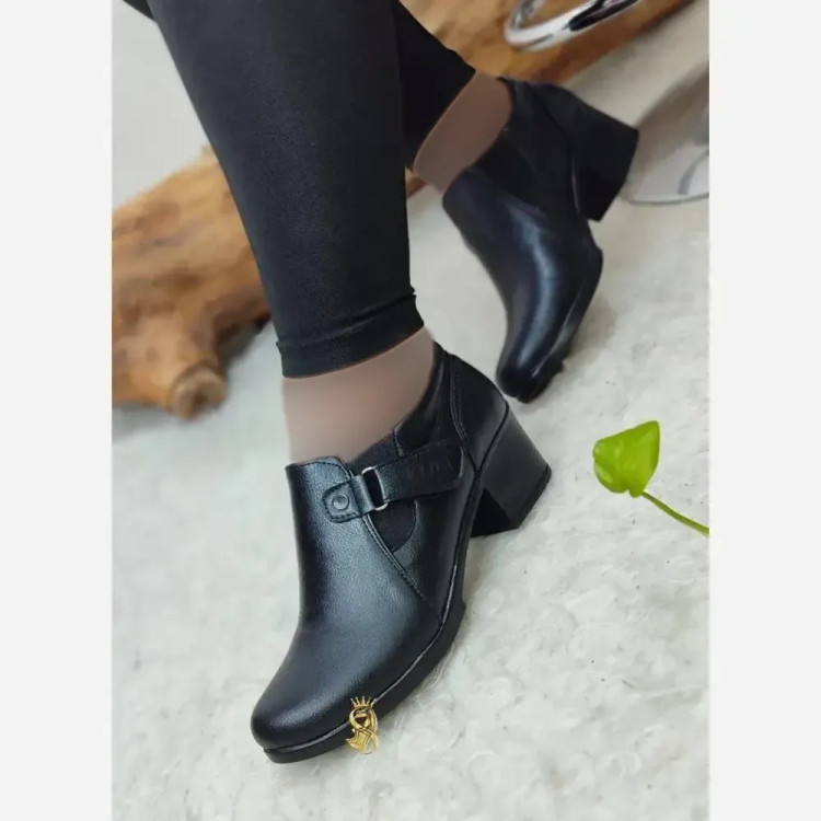 کفش طبی زنانه مدل وارش رویه چرم صنعتی زیره PU پاشنه 5 سانت رنگ مشکی