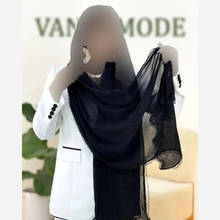 شال پلیسه لبه توری مشکی مجلسی ابعاد 60 در 180 سانتیمتر