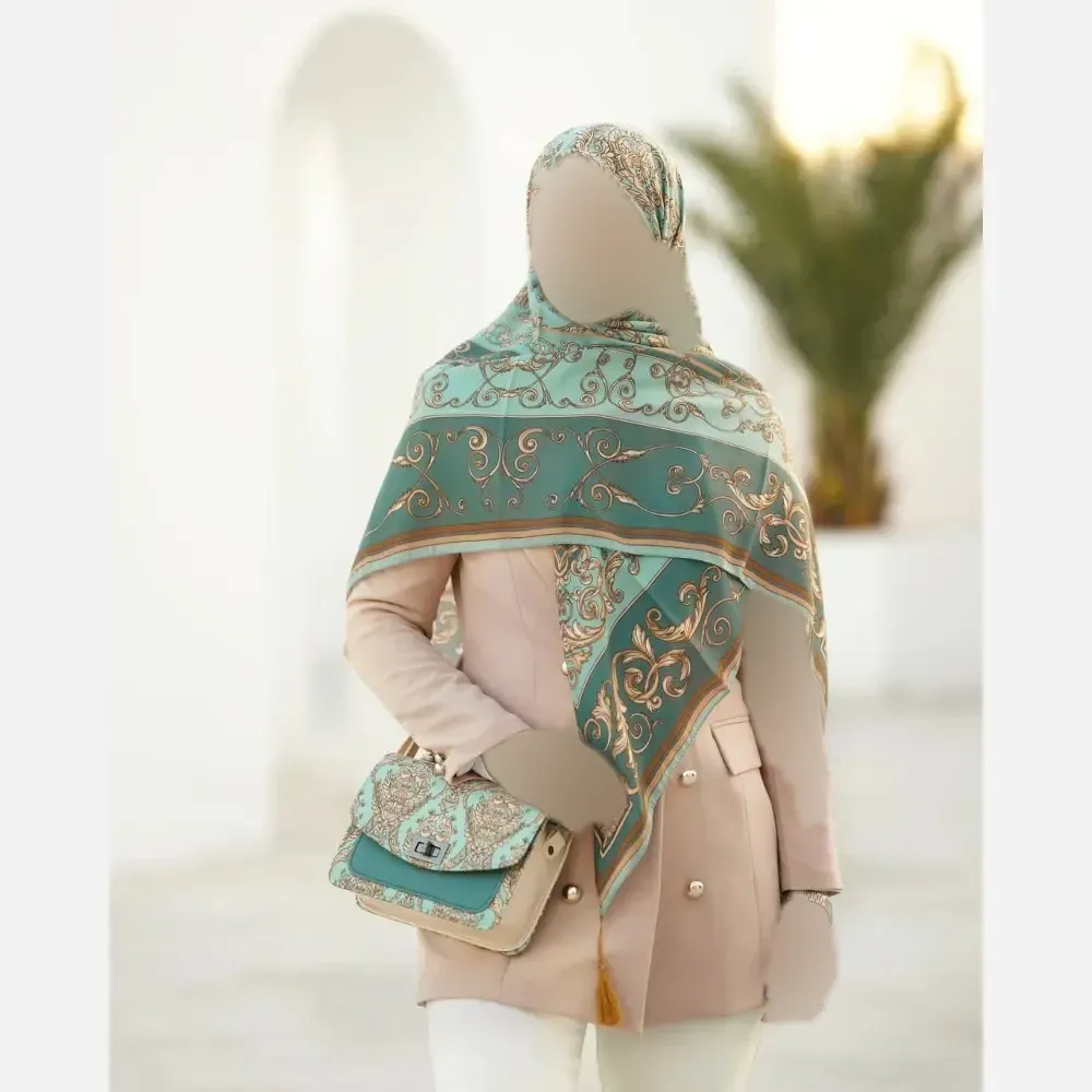 ست کیف و روسری الیزابت جنس مخمل و چرم صنعتی با روسری نخی منگولهدار