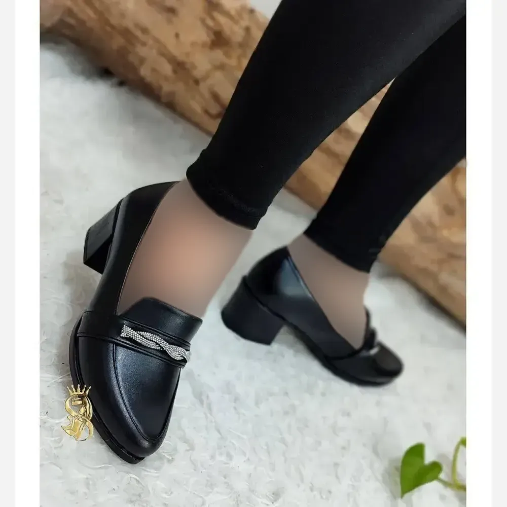 کفش طبی مجلسی زنانه مدل نیلوفر پاشنه 5 سانت چرم صنعتی مشکی