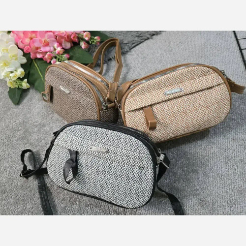 کیف زنانه مدل آیدا جنس چرم طرح کنفی سه خونه