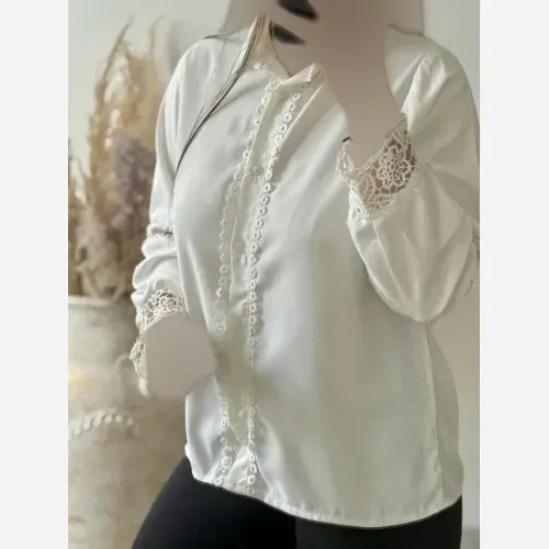 شومیز مجلسی زنانه مدل ماهک جنس الیزه و دانتل فری سایز
