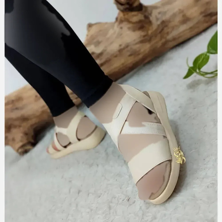 صندل طبی زنانه مدل هپی کشی با رویه چرم صنعتی و زیره PU