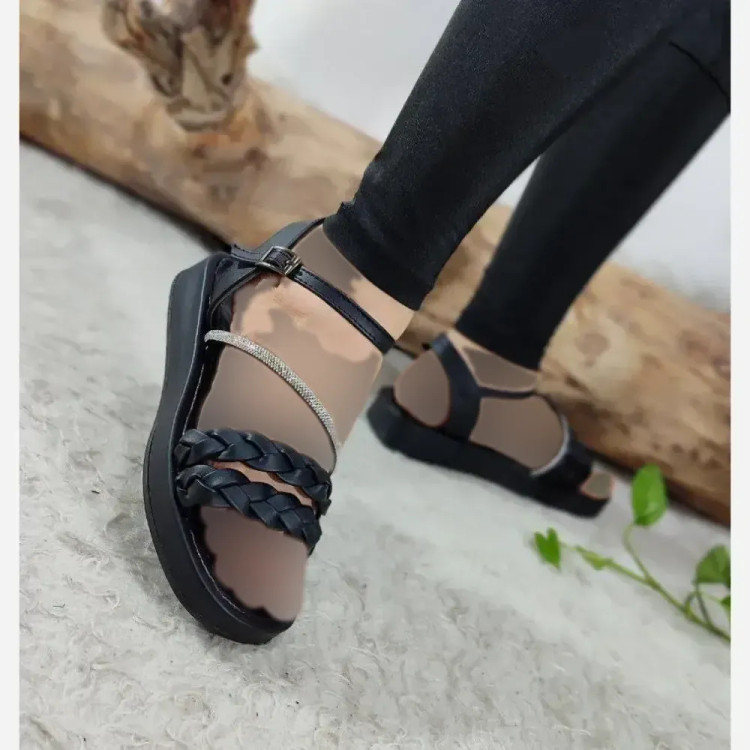 صندل طبی زنانه مدل دو گیس چرم صنعتی رنگ مشکی و کرمی