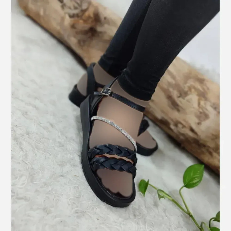 صندل طبی زنانه مدل دو گیس چرم صنعتی رنگ مشکی و کرمی