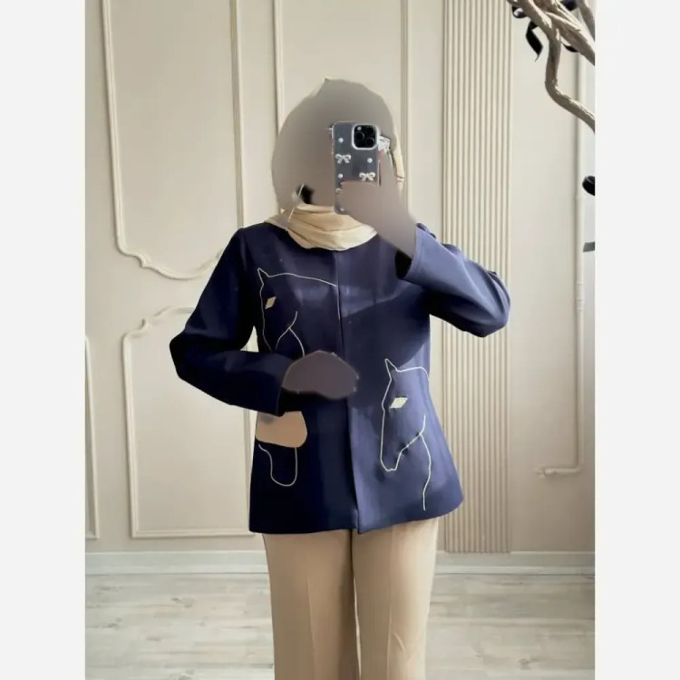 کت شلوار زنانه مدل الینا جنس سوپر مازراتی اعلا گلدوزی شده