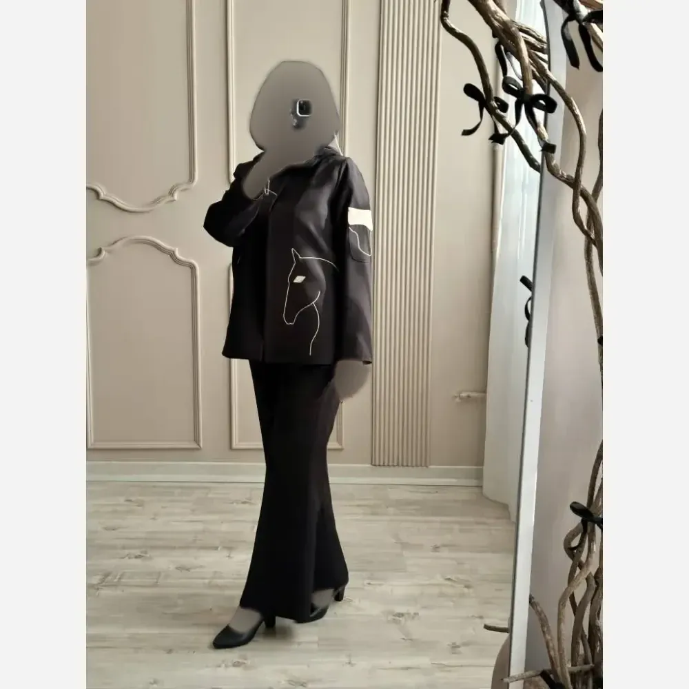 کت شلوار زنانه مدل الینا جنس سوپر مازراتی اعلا گلدوزی شده