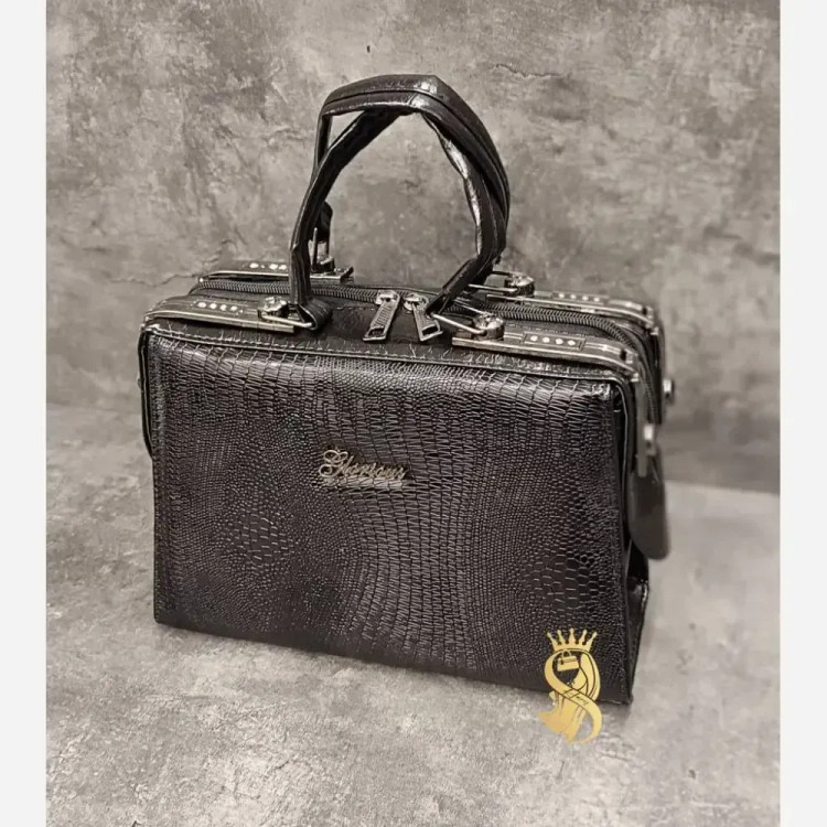 کیف صندوقی ورنی مشکی ابعاد 17×25