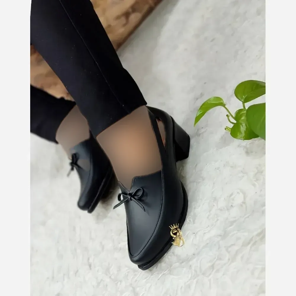 کفش طبی مجلسی زنانه مدل پرستو چرم مشکی زیره PU پاشنه 5 سانت سایزبندی کامل