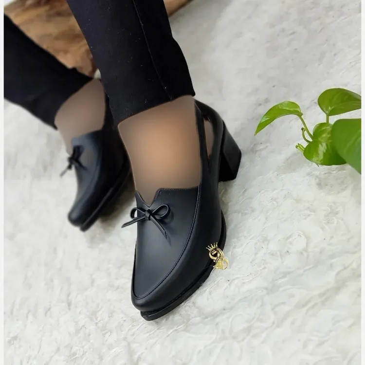 کفش طبی مجلسی زنانه مدل پرستو چرم مشکی زیره PU پاشنه 5 سانت سایزبندی کامل