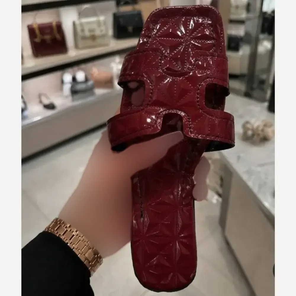 صندل هرمس زیره پلیمر سبک و راحت پاخور شیک قالب استاندارد زرشکی قرمز سایز 37 تا 40