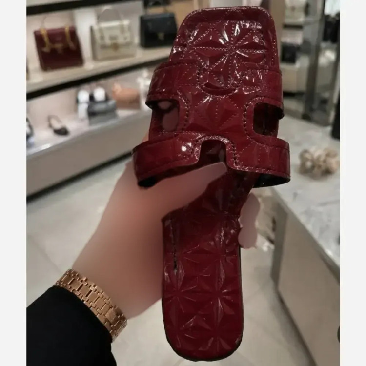 صندل هرمس زیره پلیمر سبک و راحت پاخور شیک قالب استاندارد زرشکی قرمز سایز 37 تا 40