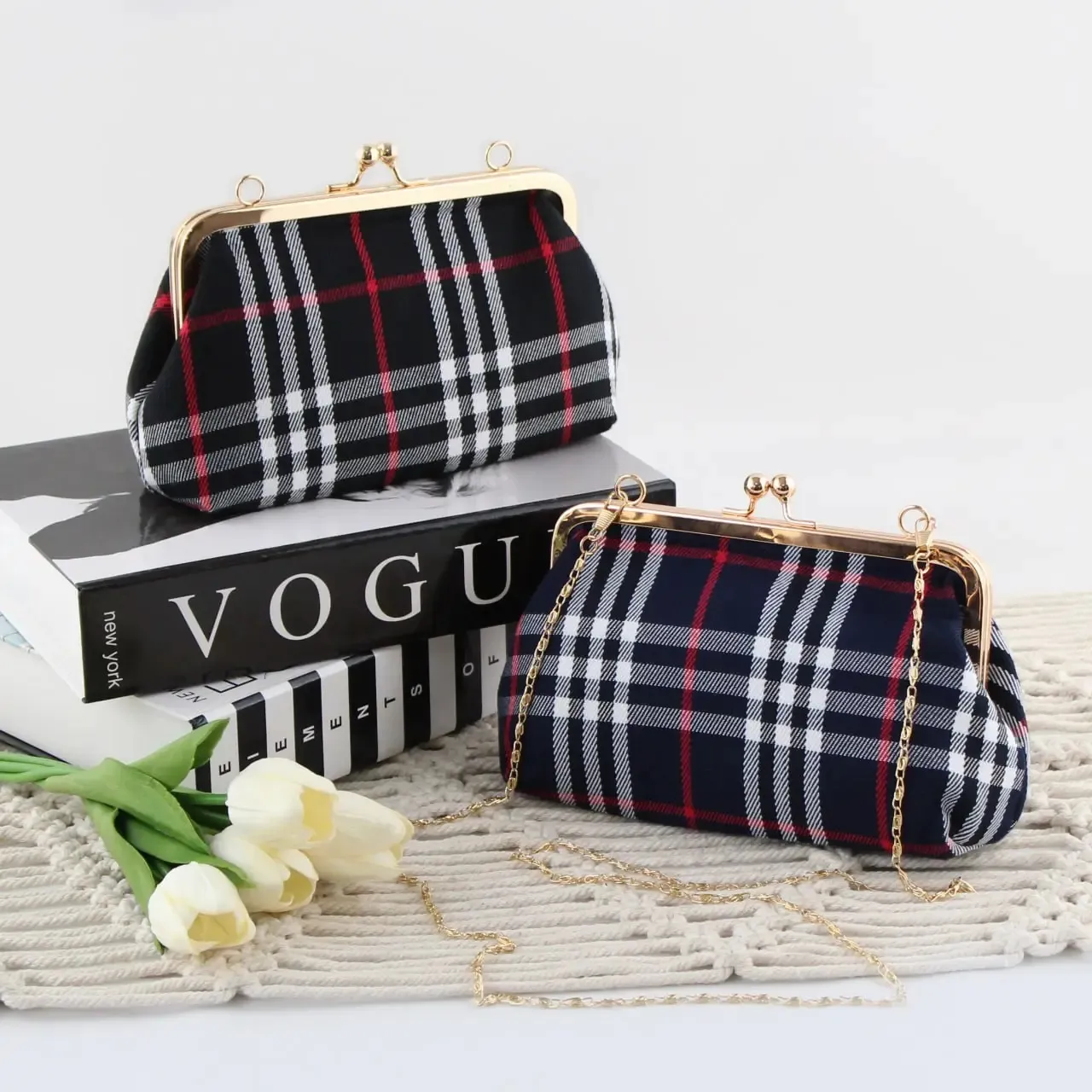 کیف پاسپورتی پارچه ای زنانه با قفل و بند بلند اداری مجلسی